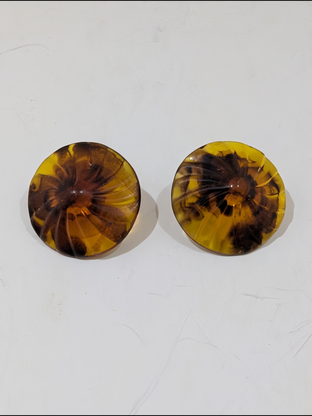 Vtg Round Tortoiseshell Resin Root Beer Swirl Earrings - Amber Brown
